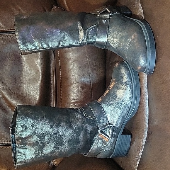 Sz7.5 Simply Vera Wang Metallic Silver & Black Boots - Picture 1 of 16